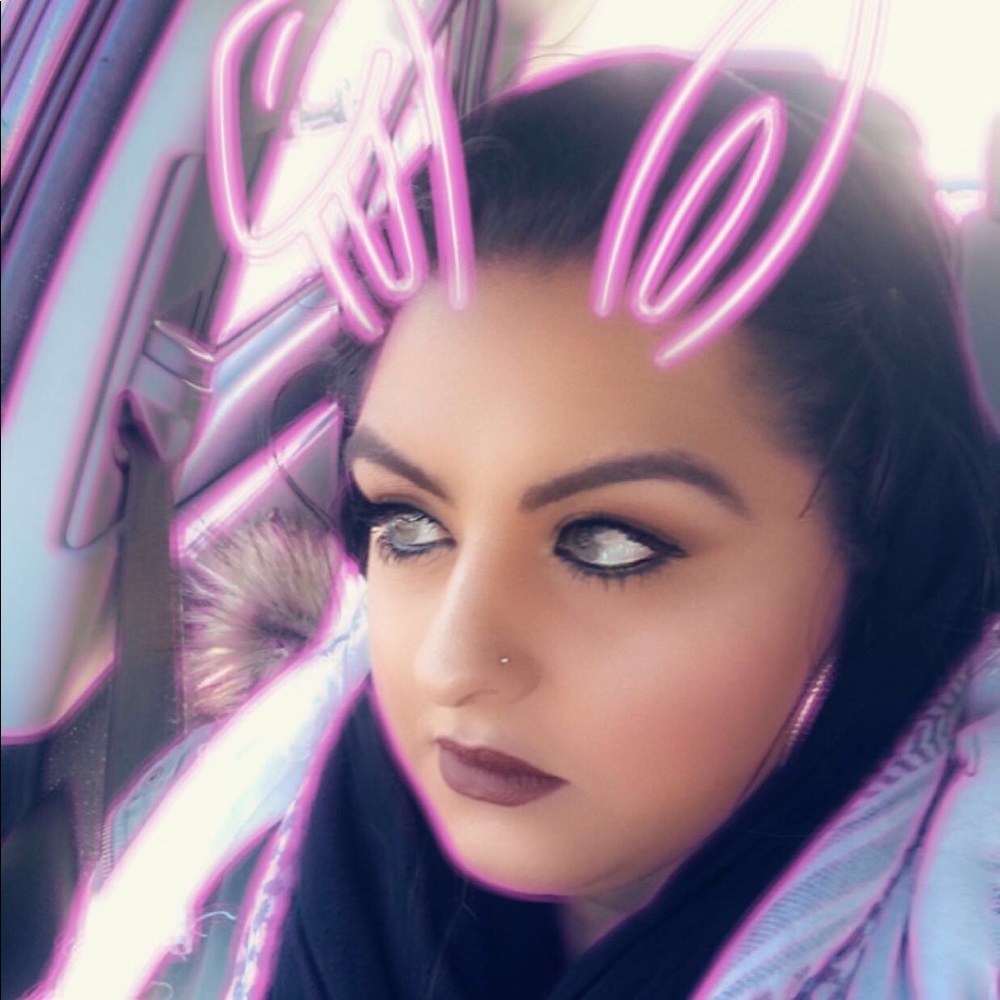 Meet your Posher, Atia